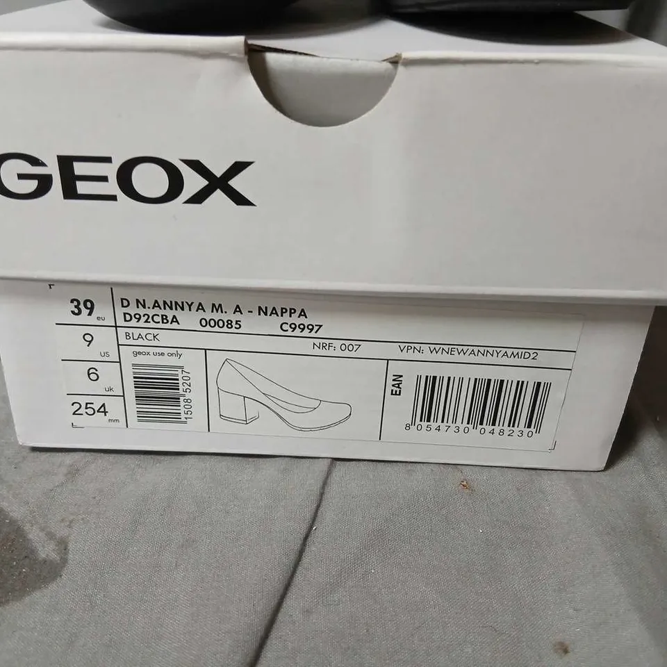 GEOX WOMEN’S BLACK LEATHER PUMPS, UK 6 (EU 39) – BOXED