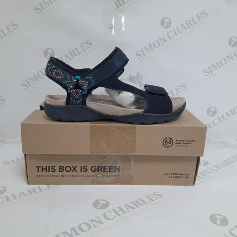 BOXED PAIR OF CLARKS AMANDA SANDALS IN NAVY SUEDE SIZE 3  