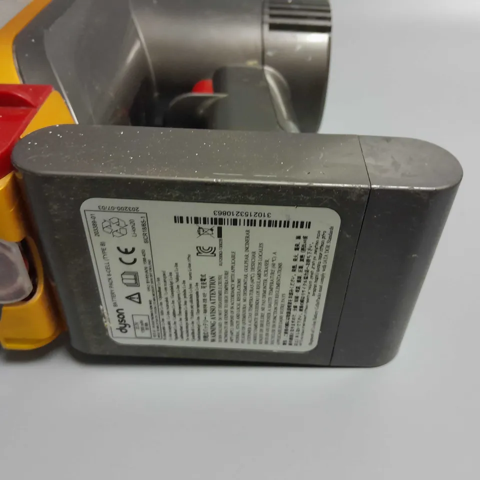 UNBOXED DYSON DC34 HOOVER PART WITH BATTERY