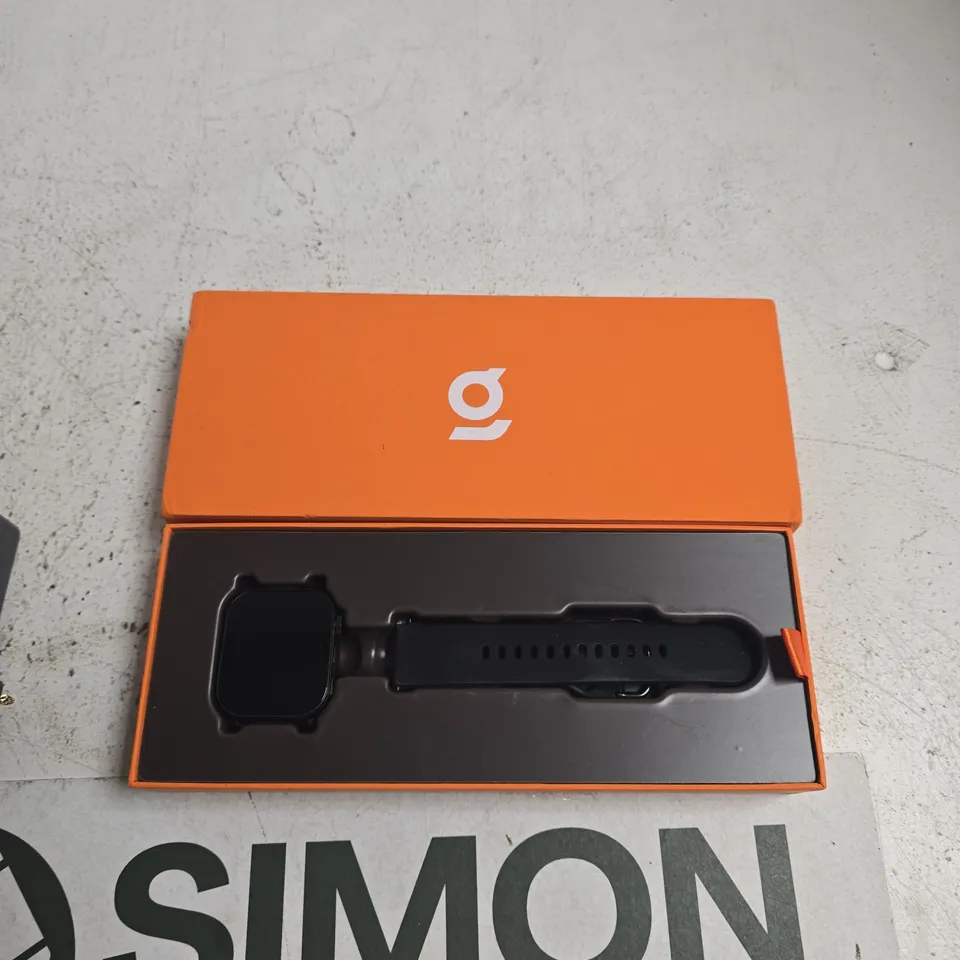 GARD PRO SMARTWATCH WITH BLACK SILICONE STRAP – BOXED IN ORANGE PACKAGING