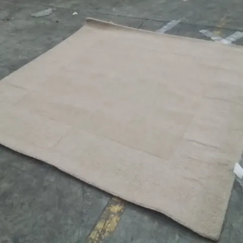 QUALITY DESIGNER AREA RUG - APPROXIMATELY 205X205CM