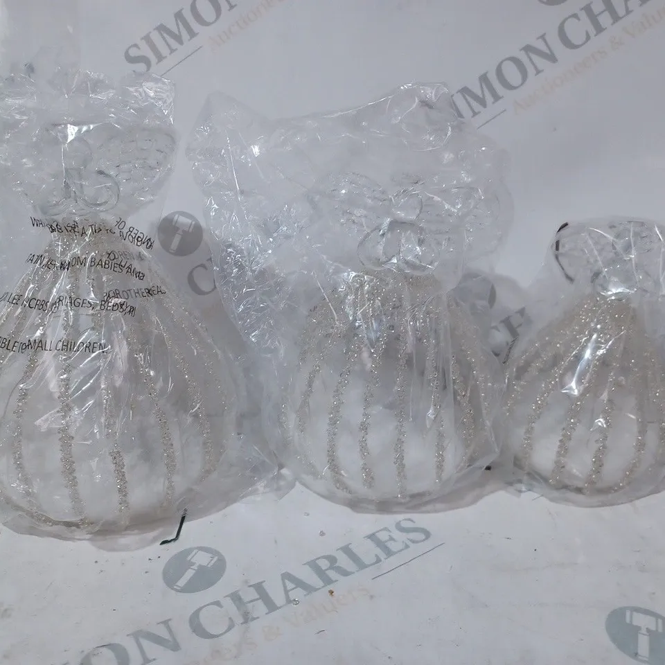 JULIEN MACDONALD SET 3 PRELIT GLASS ANGELS 