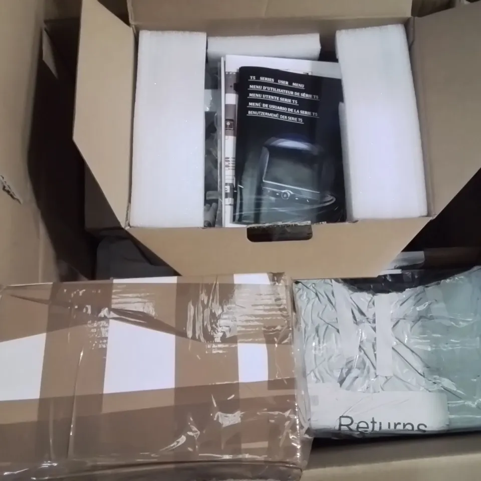 LARGE BOX CONTAINING ASSORTED CAR MULTIMEDIA SYSTEM INTERFACES // MODELS VARY