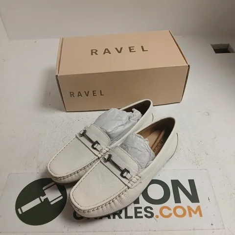 RAVEL DUTTON RLS648 WHITE LEATHER LOAFERS – UK 7 (EU 40)