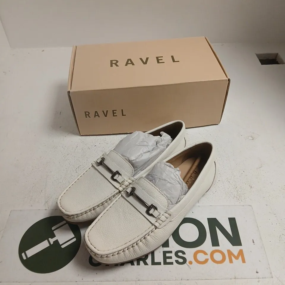 RAVEL DUTTON RLS648 WHITE LEATHER LOAFERS – UK 7 (EU 40)