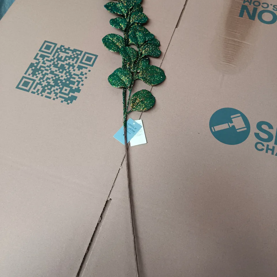 APPROXIMATELY 12 GISELA GRAHAM GLITTERY GREEN ARTIFICIAL LEAF STEMS FOR DECORATION