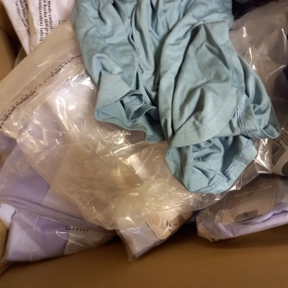BOX OF APPROXIMATELY 10 ASSORTED CLOTHING ITEMS -DRESS , T-SHIRT , VEST 