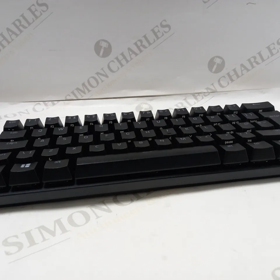 RAZER HUNTSMAN MINI 60% OPTICAL GAMING KEYBOARD