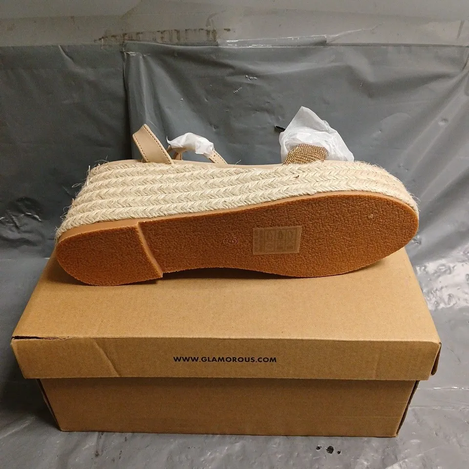 BOXED PAIR OF GLAMOROUS LADIES WEDGES - 6