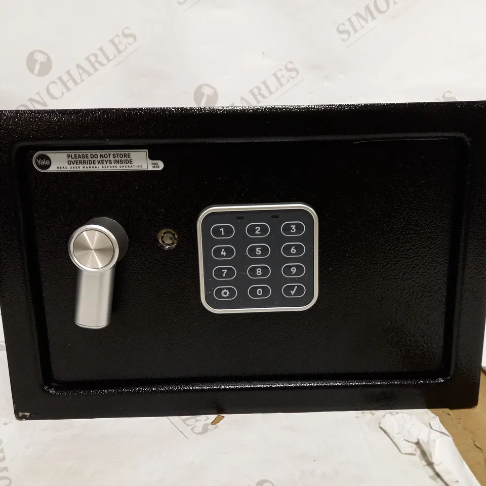 YALE SMALL ELECTRONIC SAFE 