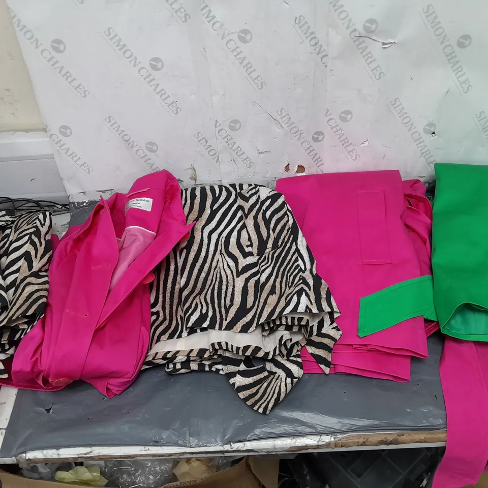 BOX OF APPROXIMATELY 10 ASSORTED PIECES OF CLOTHING IN VARIOUS STYLES, SIZES, AND BRANDS 