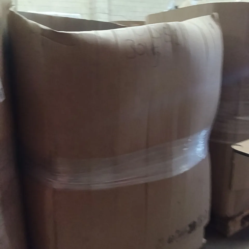 PALLET CONTAINING A LARGE QUANTITY OF HOSES