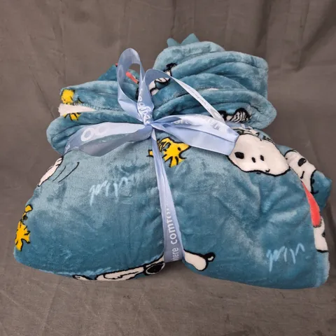 OODIE OVERSIZED HOODED BLANKET - SNOOPY