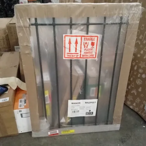 BAGGED BEGONIA BALL TOP METAL GARDEN GATE