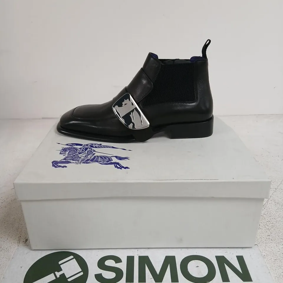 BURBERRY LEATHER CHELSEA BOOTS, BLACK, UK 8 (EU 42)