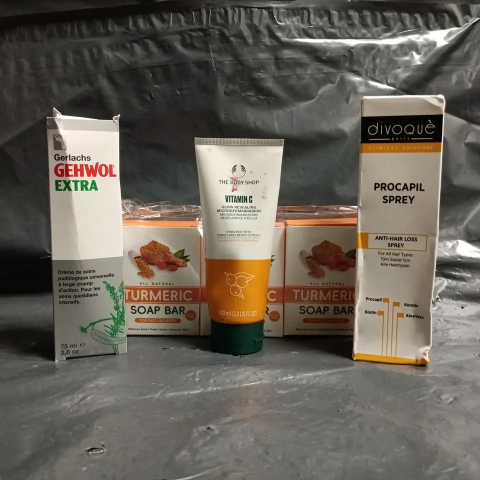 APPROXIMATELY 20 ASSORTED COSMETIC ITEMS TO INCLUDE DIVOQUÉ, GERLACHS, ETC - COLLECTION ONLY