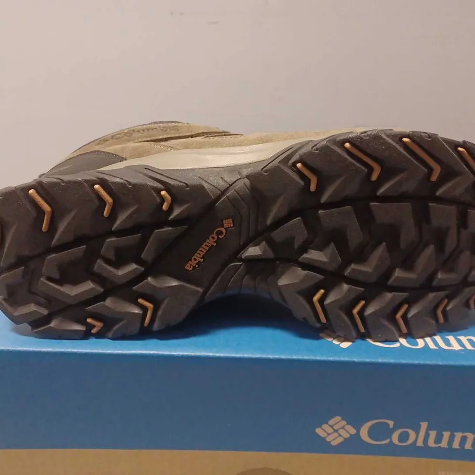 BOXED COLUMBIA MEN'S REDMOND III MID WATERPROOF HIKING SHOES - UK 10.5