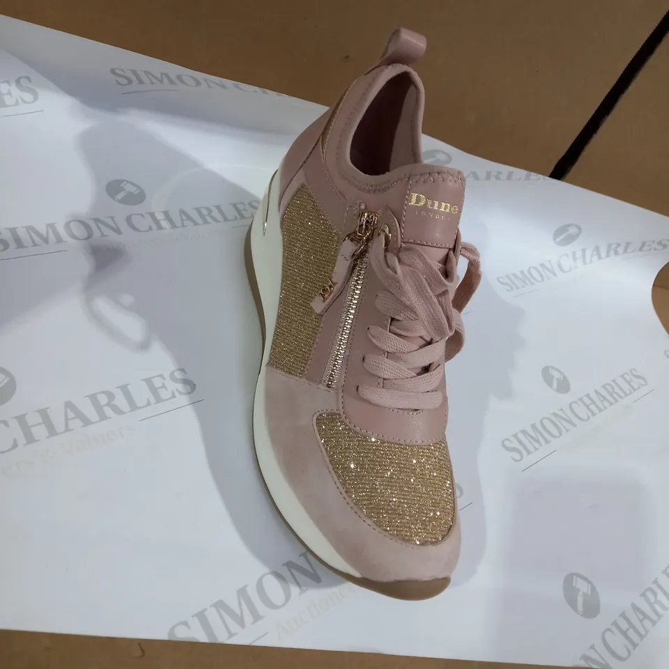 DUNNE PNK TRAINERS SIZE 8