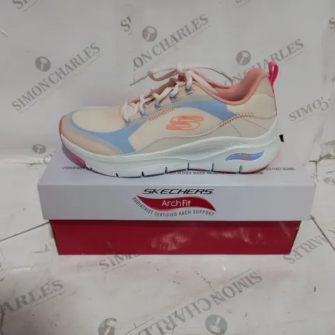 BOXED SKECHERS ARCH FIT TRAINERS SIZE 6 ( 2 LEFT FEET - DIFFERENT SIZES )