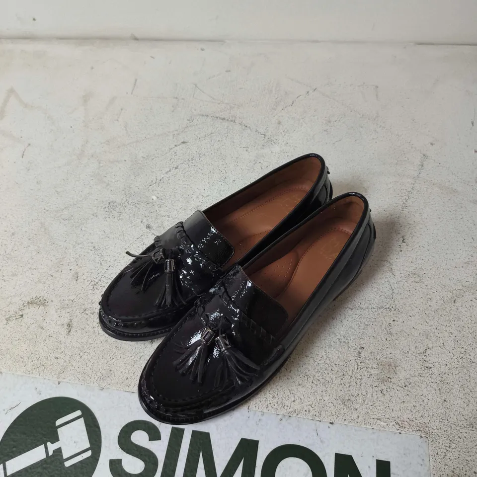 MODA IN PELLE ESPELETTE BLACK PATENT LEATHER TASSEL LOAFERS - UK 7 (EU 40)