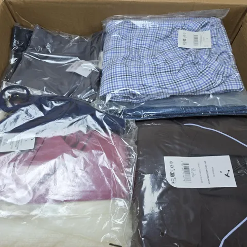 LARGE BOX OF APPROX 20 ASSORTED CLOTHING ITEMS 