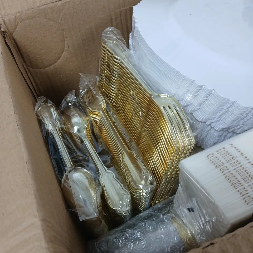 GOLD-TONE CUTLERY SET CUPS AND WITH WHITE PLATES – BOXED