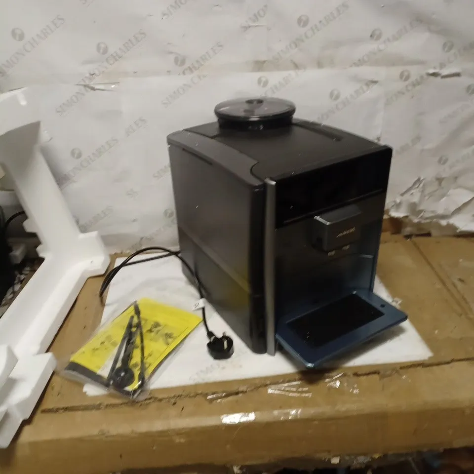 SIEMENS EQ6 BEAN TO CUP COFFEE MAKER  RRP £999