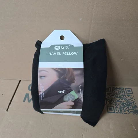 TRTL TRAVEL PILLOW – BLACK (UNISEX)