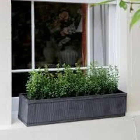 BOXED VENCE WINDOW BOX 90CM