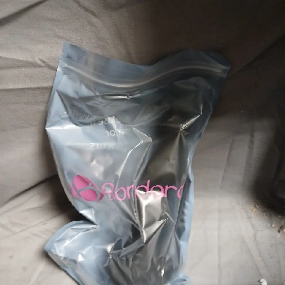 BONDARA SILICONE 6" DILDO 