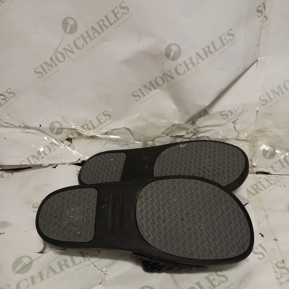 SKECHERS POP UPS SLIDE SANDAL - SIZE UK 5