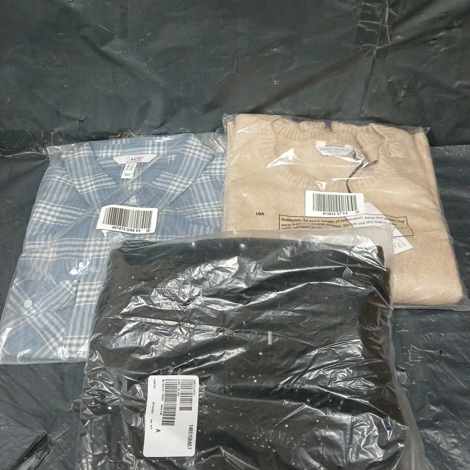 APPROXIMATELY 15 ASSORTED WOMENS CLOTHING PRODUCTS IN VARIOUS STYLES & SIZES 