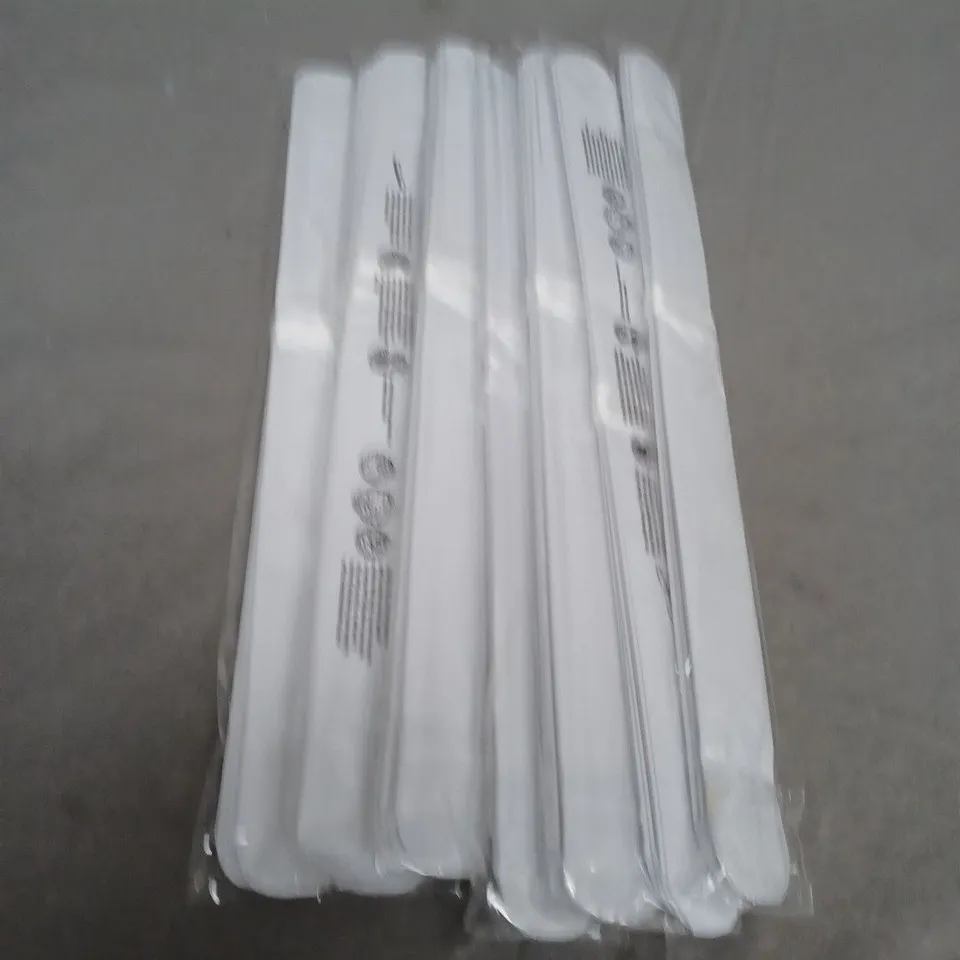 LARGE QUANTITY OF TISSUE PAPER DECORATIONS IN WHITE