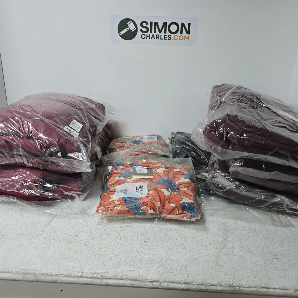 BOX OF APPROXIMATELY 11 ASSORTED BRAND NEW REGATTA CLOTHING ITEMS IN VARIOUS STYLES, COLOURS AND SIZES