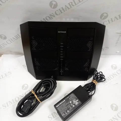 NIGHTHAWK X6 R8000 - AC3200 TRI-BAND WIFI ROUTER