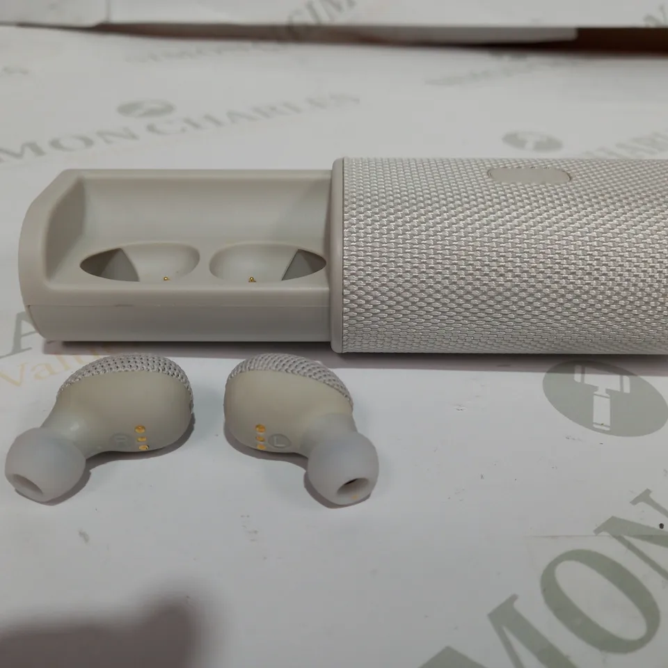 JQM ULTRA WIRELESS EARPHONES