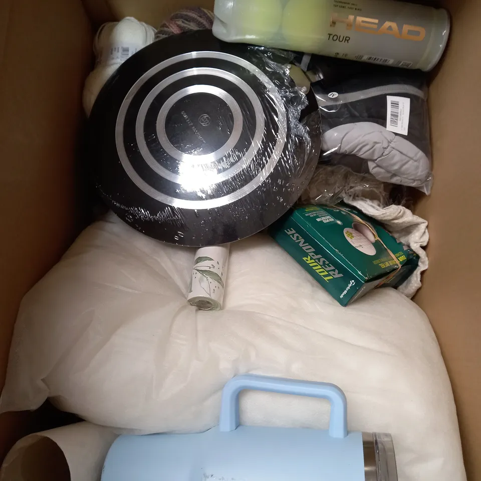 BOX OF APPROXIMATELY 15 ASSORTED ITEMS TO INCLUDE GOLF BALLS, YARN, TAWA PAN ETC