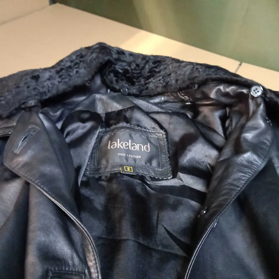 LAKELAND FINE LEATHER WOMENS COAT - SIZE 8