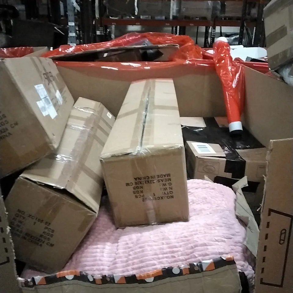 PALLET OF HOUSEHOLD ITEMS TO INCLUDE CEILING FAN LIGHT,CHRISTMAS TREE, STAINLESS STEEL CLOTHES DRYER, SHOES AND OTHER ASSORTED ITEMS...