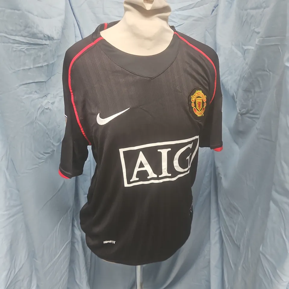 NIKE MANCHESTER UNITED FC RONALDO 7 REPLICA FOOTBALL JERSEY – BLACK, SIZE S