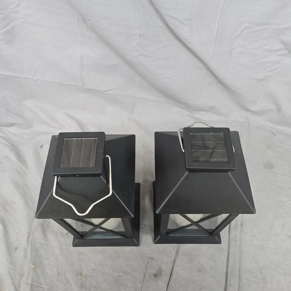 GARDEN SOLAR LANTERNS (PAIR) – BLACK AND SOLAR TOPS