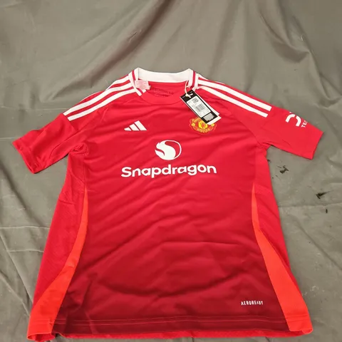 ADIDAS YOUTH MUFC HOME JERSEY IN RED SIZE 13/14YRS