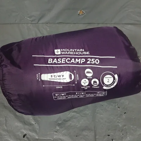 MOUNTAIN WAREHOUSE BASECAMP 250 SLEEPING BAG 