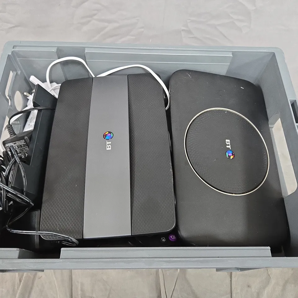 APPROXIMATELY 10 ASSORTED HOUSEHOLD ITEMS TO INCLUDE BT ROUTERS AND ASSORTED CABLES 