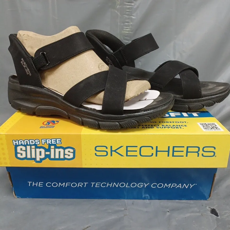 BOXED PAIR OF SKECHERS EASY GOIN SANDALS IN BLACK SIZE 7
