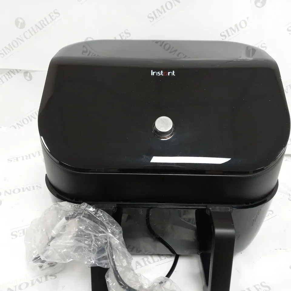 BOXED INSTANT VORTEX PLUS VERSAZONE AIR FRYER 