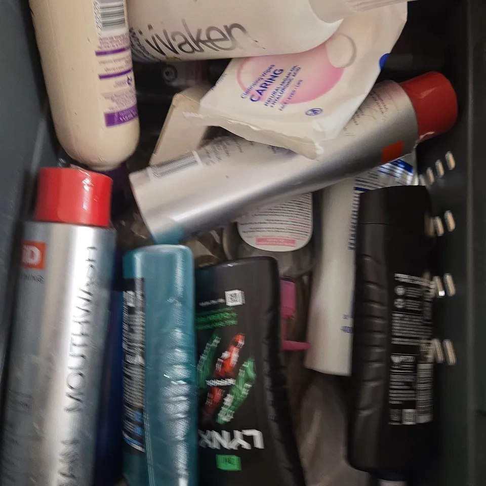 APPROXIMATELY 15 ASSORTED HEALTH & BEAUTY PRODUCTS TO INCLUDE LYNX SHOWER GEL, WITCH HAZEL FOAM, DR SQUATCH SOAP ETC 