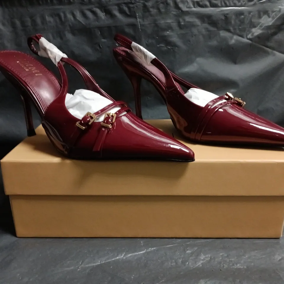 BOXED PAIR OF SIMMI LONDON POINTED TOE STILETTO HEELS IN MERLOT RED SIZE UK 4