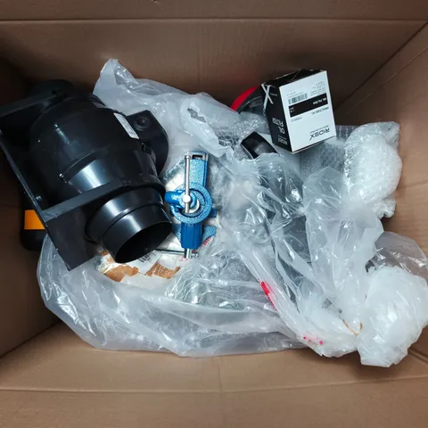 BOX OF APPROXIMATELY 20 ASSORTED CAR PARTS 