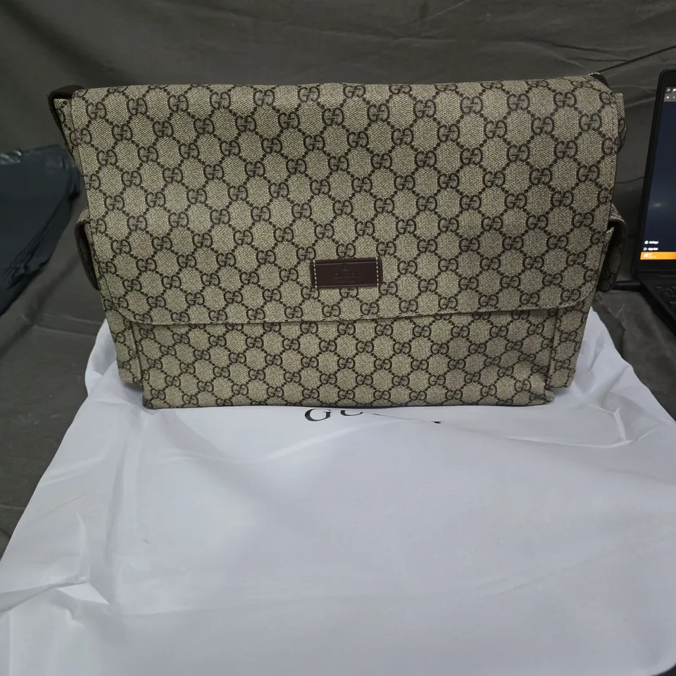 GUCCI GG SUPREME MONOGRAM MESSENGER BAG – BEIGE CANVAS WITH BROWN LEATHER TRIM